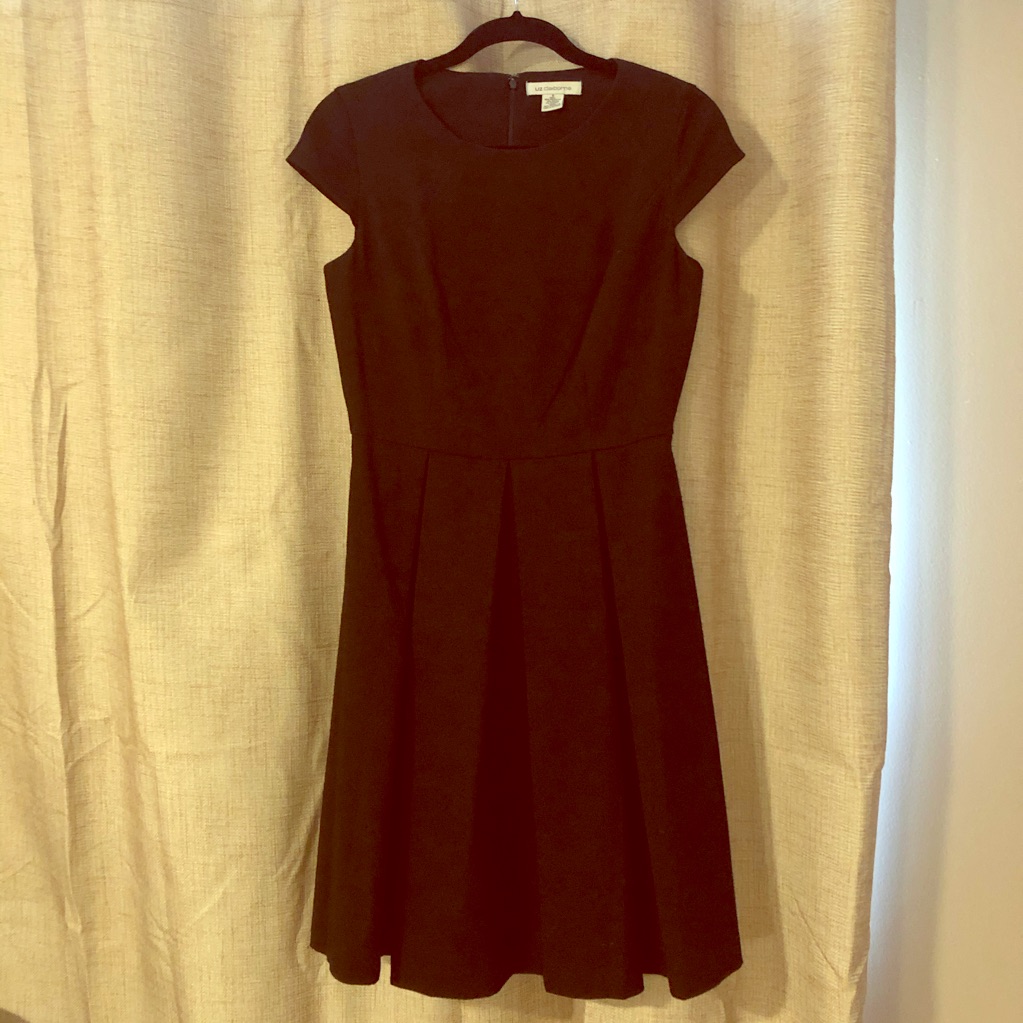 Liz Claiborne Black Pleated Fit And Flare Sz 6